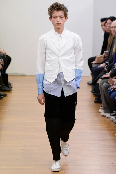 Look 18